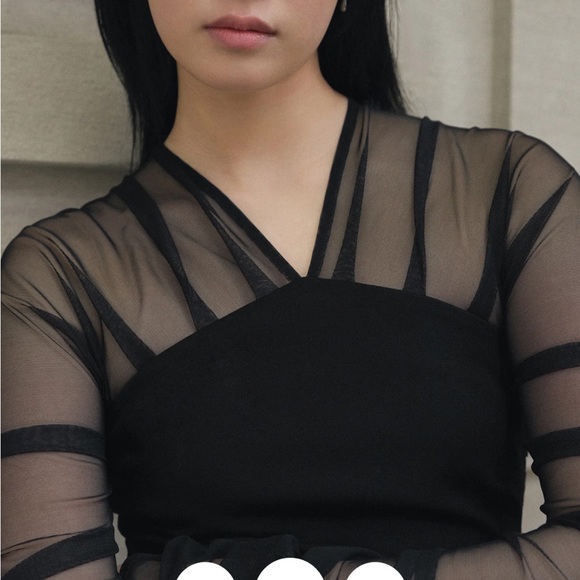 Chic Black Sheer Sleeve Blouse - Picture 5 of 6